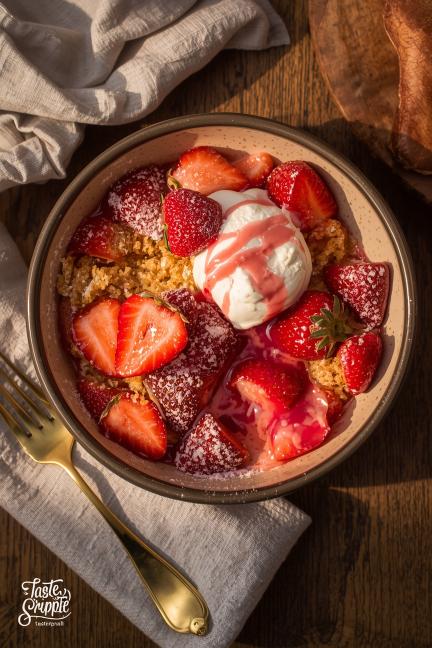 Keto Strawberry Cream Cheese Cobbler